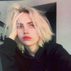 Meet your Posher, Leslie